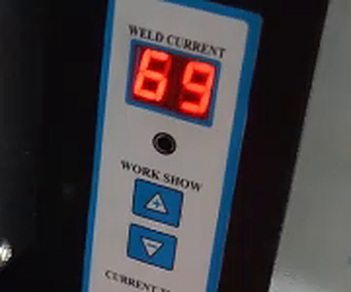 Digital weld current display of the CBS10P pneumatic battery spot welding machine
