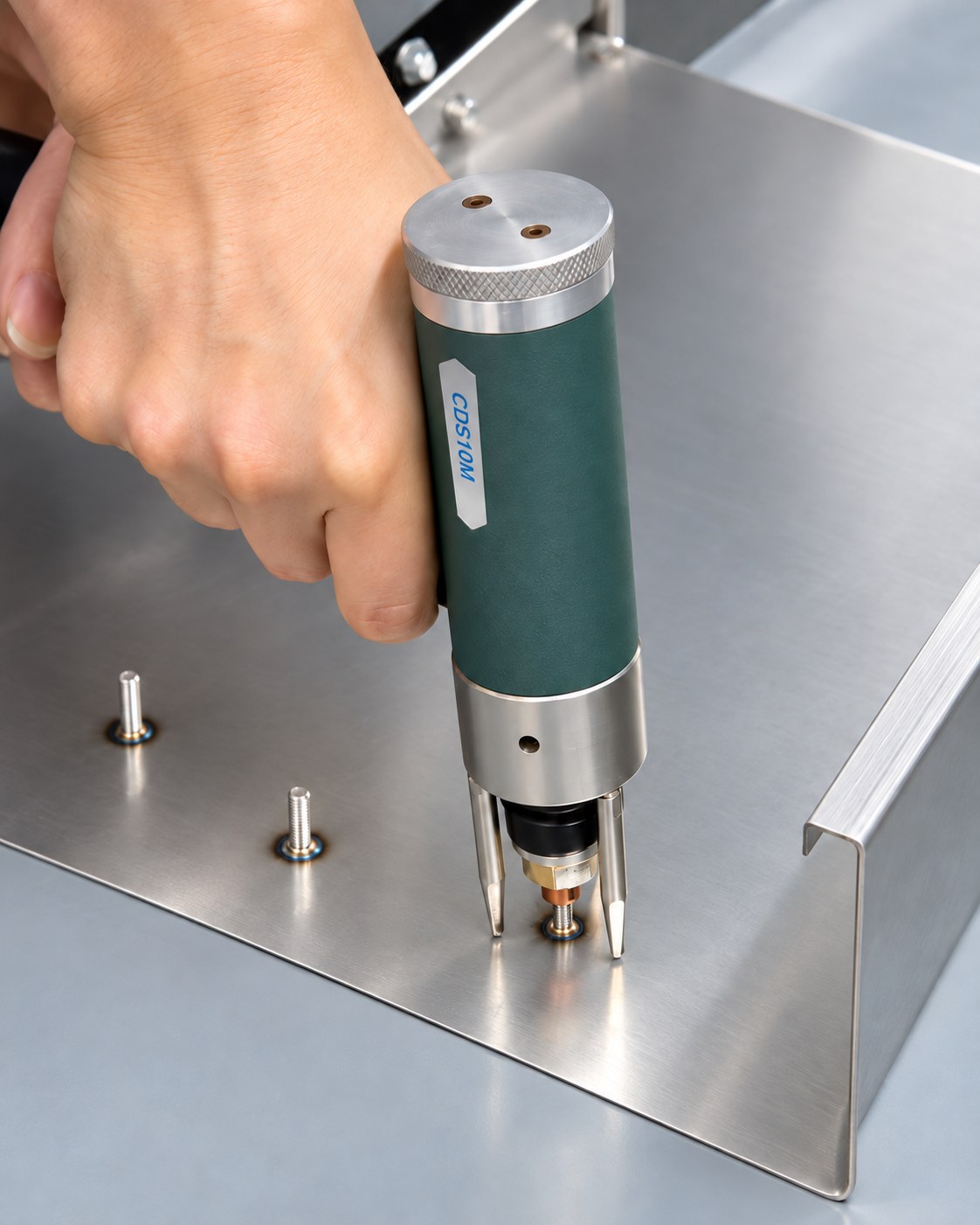 CDS10M tube gun welding a stud on a stainless steel tray