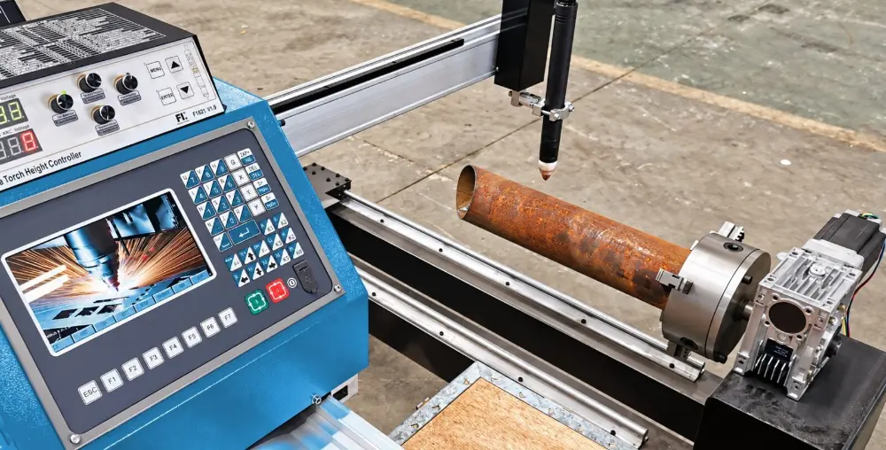 DynaCut ProX cutting a pipe with the rotary attachment